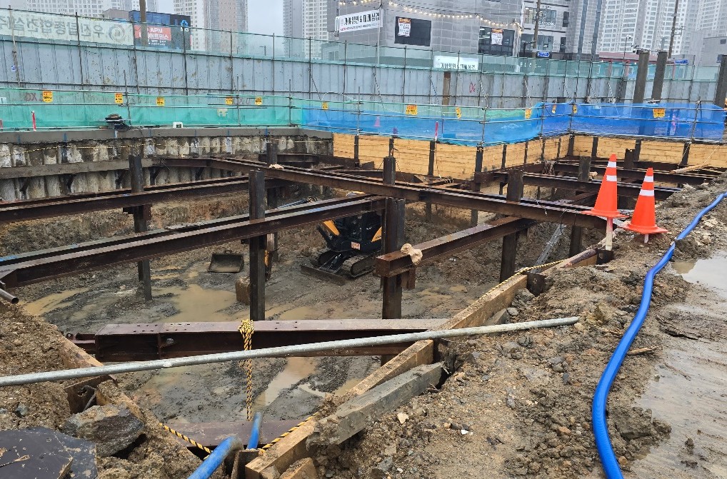 250512 흙막이 스트러트서리